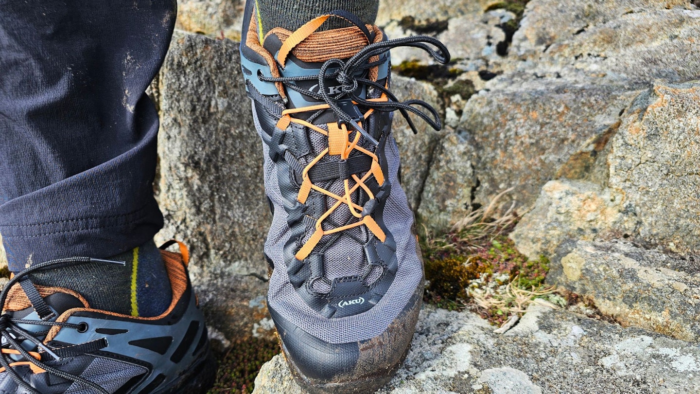 Overhead view of AKU Rocket DFS GTX to shoe lacing and upper