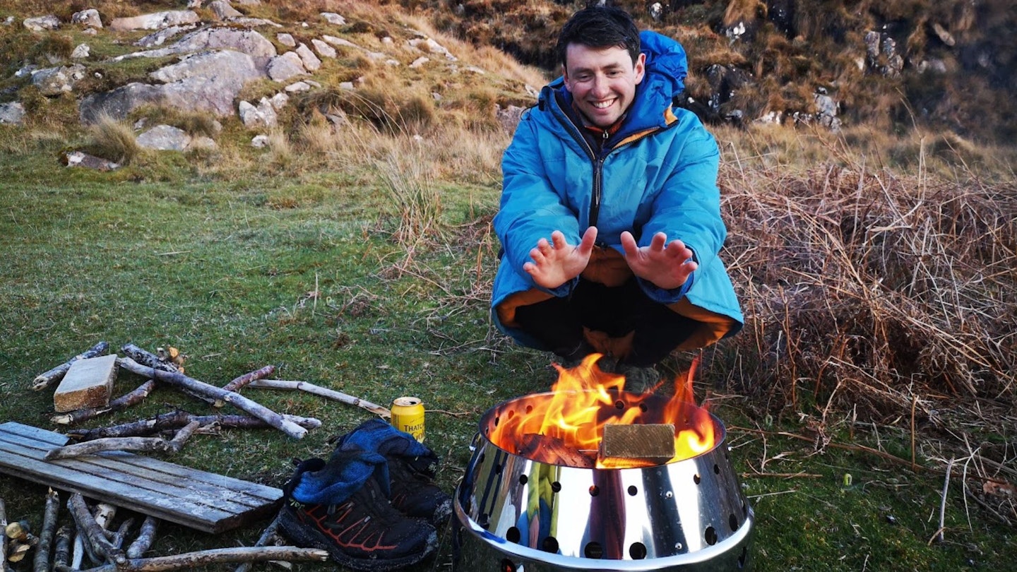 dougie warms his cockles over the petromax atago