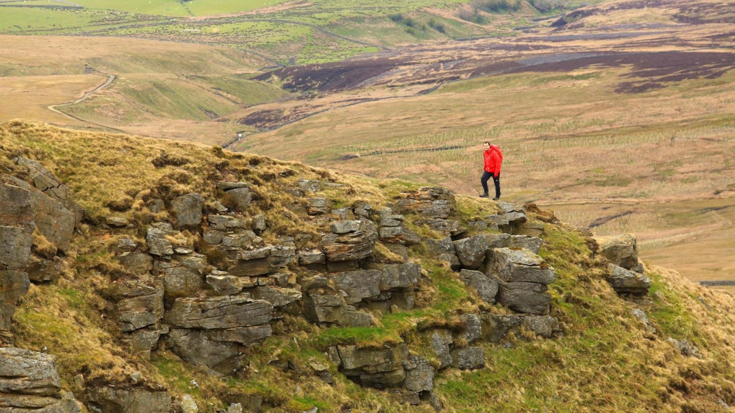 Heading along the North ridge of Wild Boar Fell 02