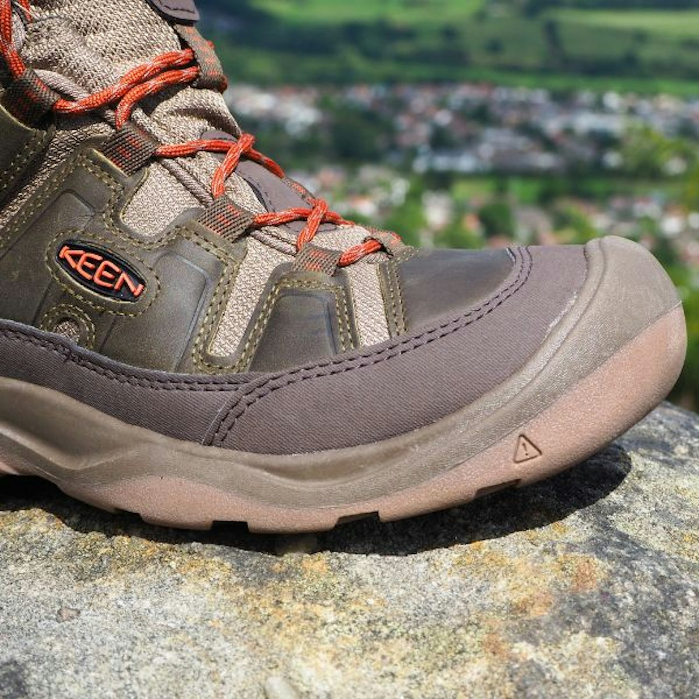 Keen Circadia boot toe 