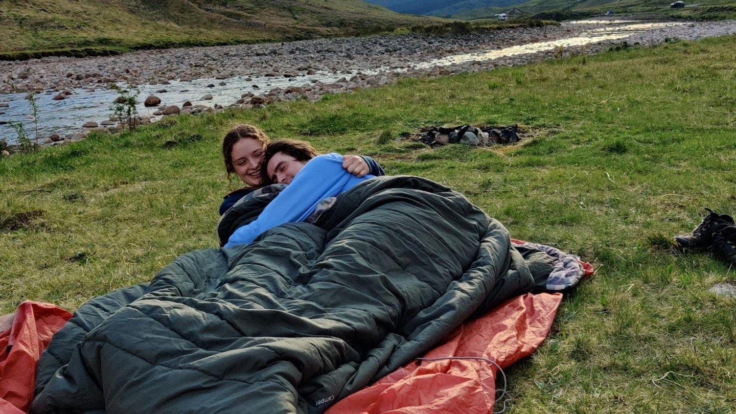 Santi and Jenny testing the Outwell lux camper